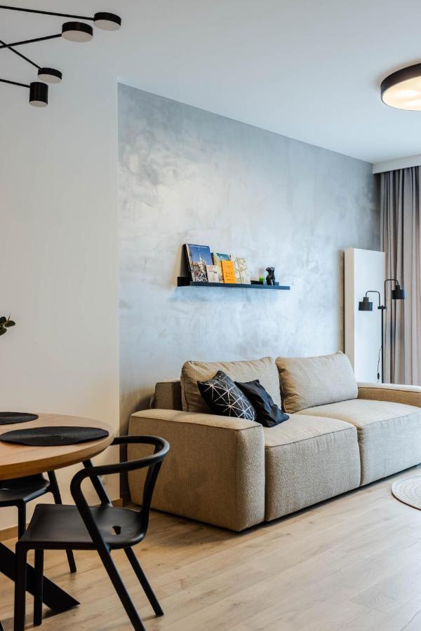 Klimatyzowany Apartament Very Berry Z Parkingiem W Poznaniu By Noclegi Renters Экстерьер фото