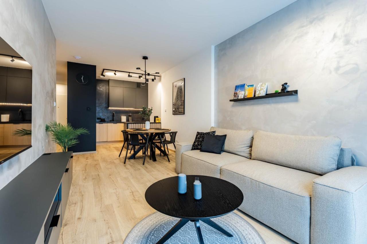 Klimatyzowany Apartament Very Berry Z Parkingiem W Poznaniu By Noclegi Renters Экстерьер фото