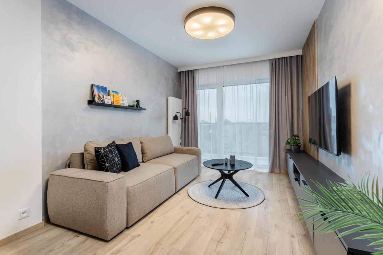 Klimatyzowany Apartament Very Berry Z Parkingiem W Poznaniu By Noclegi Renters Экстерьер фото